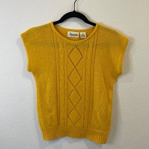 Vintage Sweater in Golden Yellow Size Small